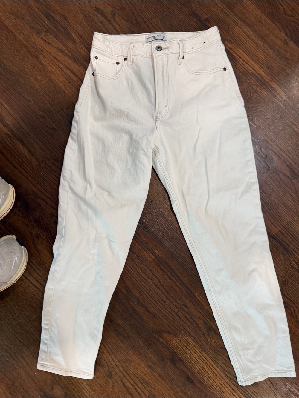 Abercrombie & Fitch Cream High-Rise mom jeans curvy love